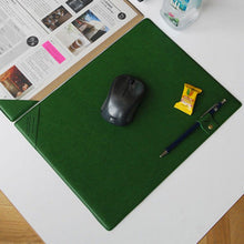 Lade das Bild in den Galerie-Viewer, Kunstledermauspad mit Stiftehalter
